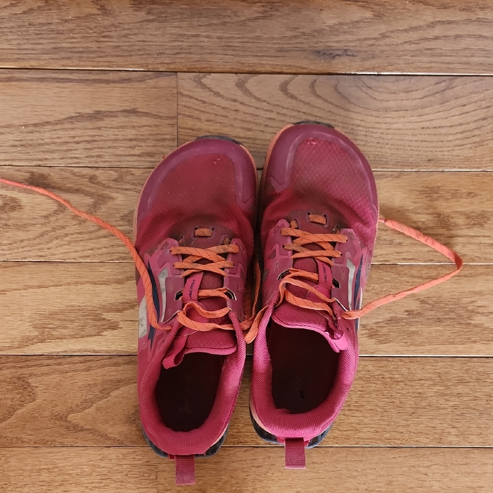 Altra 7 Model Size 8 Lone Peak